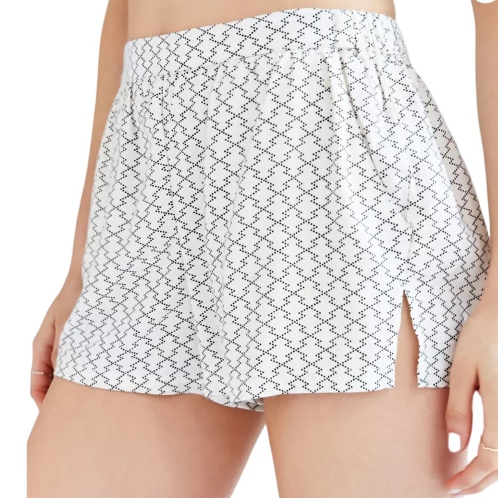 Silence + Noise White With Black Pattern Zimba Pull-on Lounge Shorts Size XS